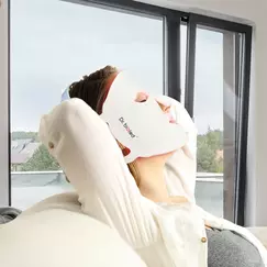 Dr. Bio LED Gesichtsmaske aus dem medizinischen Weichsilikon
