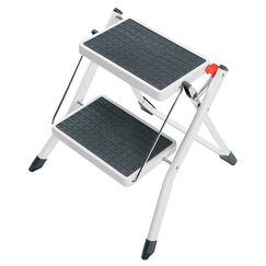 Hailo MK60 Mini Stahl-Trittleiter - 2 gro&szlig;e Stufen mit Anti-Rutsch-Matten bis 150kg - Klappsicherung mit Entriegelungstaste - Tragegriff - Klapptrittleiter rostfrei und einfach zu verstauen - wei&szlig;