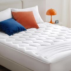 bedsure gesteppt Hypoallergen antibakteriell atmungsaktiv angesammelt Ultra weicher Micropl&uuml;sch Matratze Pad &ndash; 10 Jahre Garantie Vinyl gratis, Mikrofaser, White#1, Volle Gr&ouml;&szlig;e