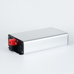 RGBer® Wechselrichter Reiner Sinus 12V auf 230V 1000W/2000W, Sinus Wechselrichter 12V auf 230V.