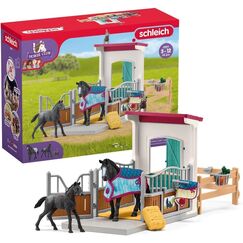 SCHLEICH Horse Club | Pferdebox mit Stute und Fohlen 42611 | Box, 2 Pferde, Paddock, viel Zubehör | Geschenk für Mädchen & Jungen | Kinder Pferde Spielzeug ab 5 Jahren | Set aus 34 Teilen