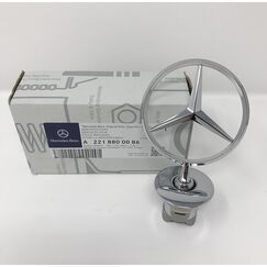 Mercedes-Benz Mercedesstern an Motorhaube
