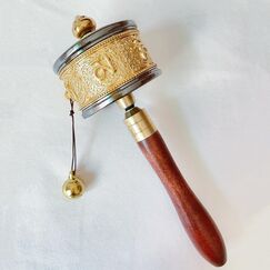 Kupfer-Handgebetsmühle mit tibetisch-buddhistischer 6-stelliger Wahrheit, Premium-Buddha-Schriften, Holzgriff, Gebetsmühle für Beten, Segen, Meditation, Heilung, Entspannen, Yoga