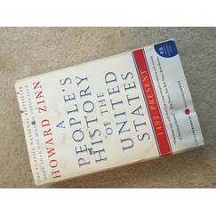 A People's History of the United States: 1492 to Present: 1492 - Present (Modern Classics)