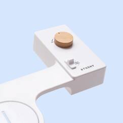 TUSHY Classic 3.0 Bidet-Toilettensitz-Aufsatz, nicht elektrischer, selbstreinigender Wassersprüher mit verstellbarer Wasserdruckdüse, Winkelsteuerung, einfache Installation zu Hause, Bambus