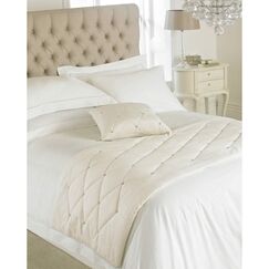 Riva Paoletti New Diamante Bed Runner - Creme - Diamante Kristall Pailletten - Gesteppte Geometric Design - 100% Polyester - Polyester F&uuml;llung - 70 X 220 Cm (28" X 87" Zoll) - In Gro&szlig;britannien Entwor