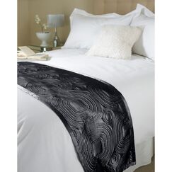 Schnittmuster aus Satin in Relief Bett Runners Schwarz