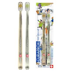 Curaprox Handzahnbürste - Winter Edition 2024 / Ultraweich für empfindliches Zahnfleisch und Zähne | 2er Pack, saisonales Design/Grün-Transparent/Hergestellt in der Schweiz