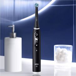 Oral-B iO6 Black Rechargeable Electric Toothbrush with Travel Case, 1 Toothbrush + 1 Gum Toothpaste and Classic Pro-Repair Polish 75ml