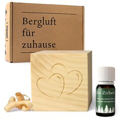Zirben-Würfel Duft-Set | Zirbenholz-Würfel mit Motiv und Tropfstruktur + Zirben-Öl (10 ml) | Duftspender aus Holz (Herz)