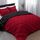 Basic Beyond Daunen-Alternativ-Bettwäsche-Set (Doppelbett, Schwarz/Rot) – wendbare Bettdecke mit 1 Kissenbezug für alle Jahreszeiten