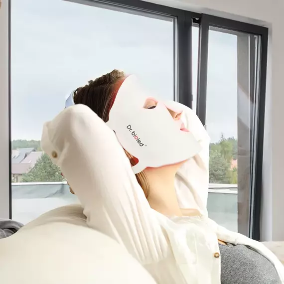 Dr. Bio LED Gesichtsmaske aus dem medizinischen Weichsilikon