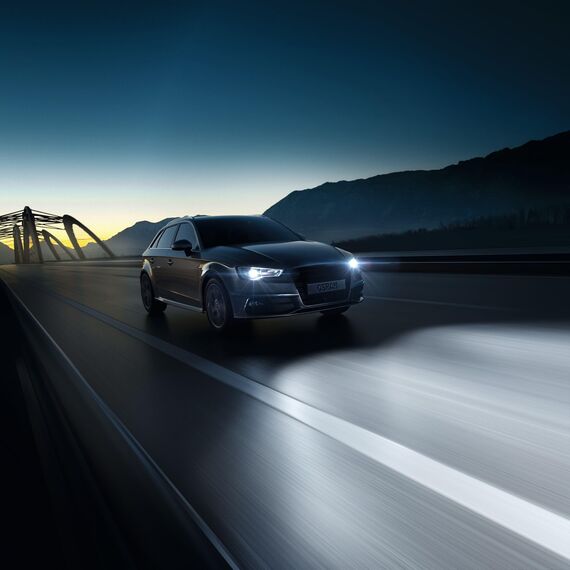 Osram COOL BLUE® INTENSE H7, +100% mehr Helligkeit, bis zu 5.000K, Halogen-Scheinwerferlampe, LED-Look, Hängebox (2 Lampen)