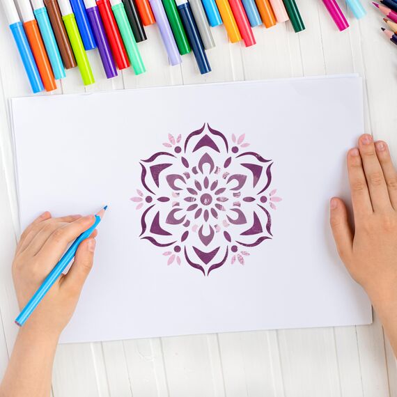 NAKLEO Schablonen Malen für Kinder, 8 Stück Set 15x15cm Mandalas Rangolis, Kinder Kreatives Zeichenschablonen, Kunststoff Wiederverwendbar Malschablone DIY Handwerk, Papier Wand Holz Stoff