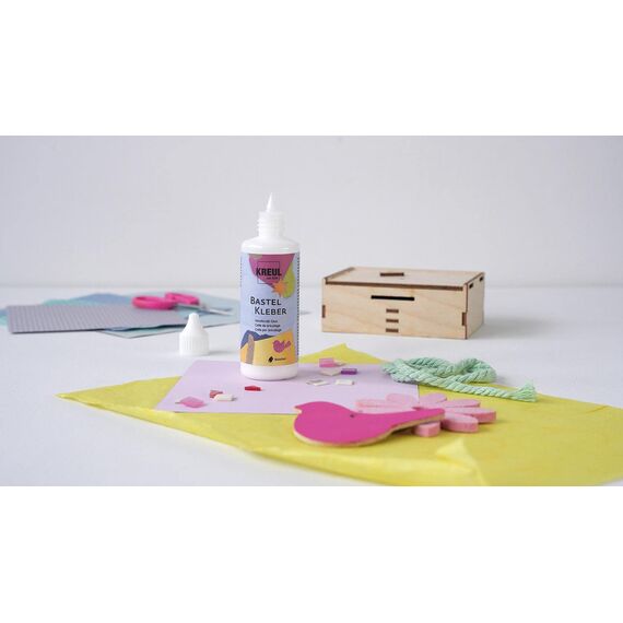 KREUL 49360 - Bastelkleber transparent, 80 ml, auf Wasserbasis, lösungsmittelfrei, für viele verschiedene Materialien
