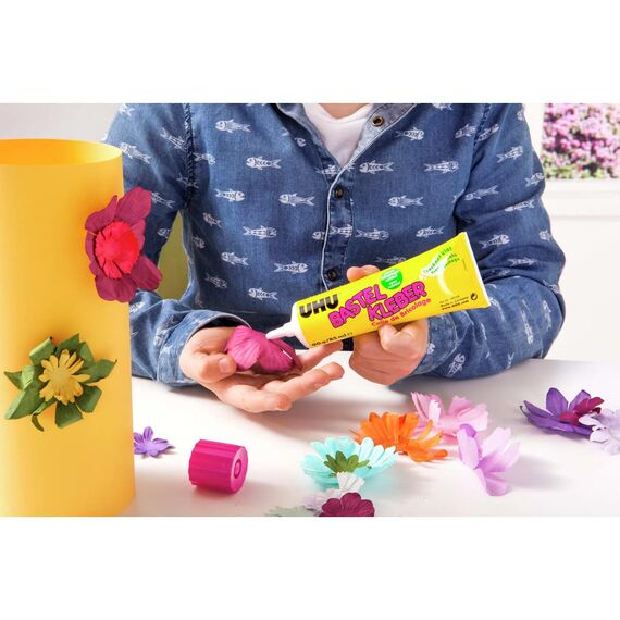 UHU Bastelkleber Standtube, Lösungsmittelfreier Weißleim zum Basteln und kreativen Gestalten, 90 g (Packung mit 3)