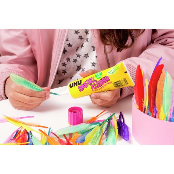 UHU Bastelkleber Standtube, Lösungsmittelfreier Weißleim zum Basteln und kreativen Gestalten, 90 g (Packung mit 3)