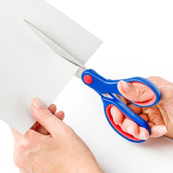 STAEDTLER Bastelschere Noris, Rechtshänder, 21 cm Länge, hohe Schneidleistung, rostfreie gerundete Klingen, weiche ergonomische Griffzone, 965 21 NBK