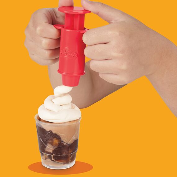 Play-Doh Grillparty Spielzeug, Grill-Station mit Formen, Accessoires und 6 Dosen Knete zum Basteln, Grillen und Kochen, Küchenspielzeug, Bastelset und spannende ab 3 Jahren