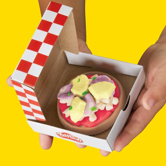 Play-Doh Kitchen Creations Pizzabäckerei, 4 x 57g Dosen und 2 x 28g Dosen Knetmasse, Bastel-Set mit Küche und Werkzeuge zum Backen und kreativen Spielen, für Kinder ab 3 Jahren