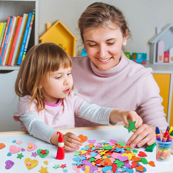 JULBEAR Glitzernde Schaumstoff Aufkleber, 300 Stück Bunte Sterne Herz Sticker Kinder Moosgummi Glitzer Basteln Selbstklebende Sterne Herz Glitzer Sticker DIY Filz Aufkleber für Party Dekoration