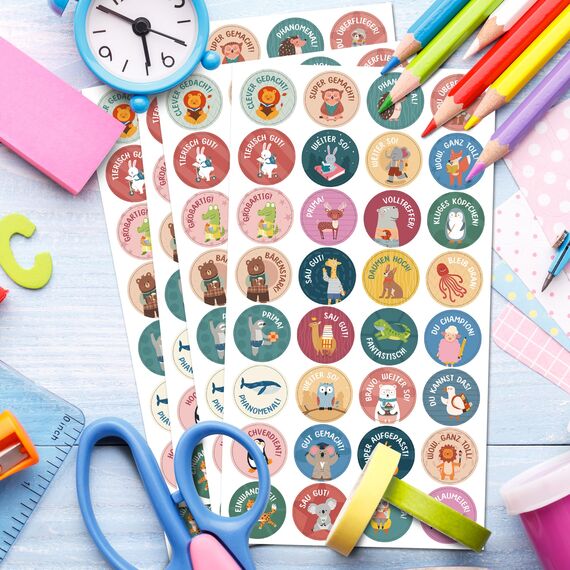 1600 Stück Tier Belohnungsaufkleber, 25mm Motivationsaufkleber für Kinder, 32 Muster Selbstklebende Lehrer Belohnung Aufkleber, Deutsch Belohnungssticker Reward Stickers Tieraufkleber für Lehrerbedarf