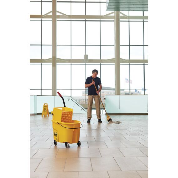 Rubbermaid Commercial Products FG758088YEL WaveBrake Combo Moppwagen, Presse mit seitlichem Hebel