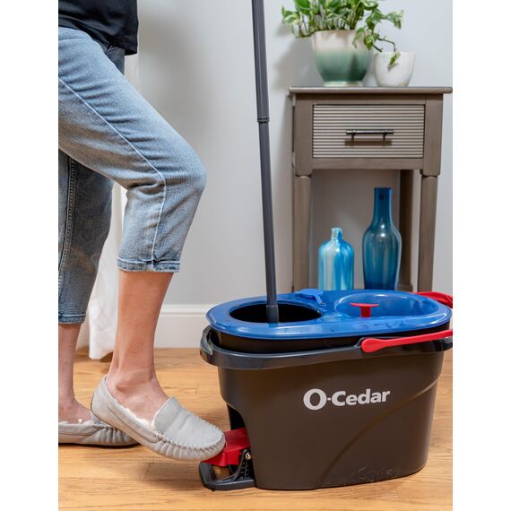 O-Cedar RinseClean Drehmopp und Eimersystem, reinigt mit klarem Wasser, entfernt 99% der Bakterien