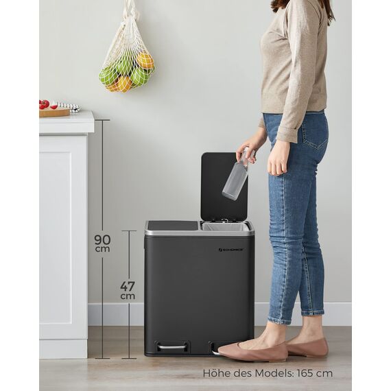SONGMICS Mülleimer Küche, 2 x 15 Liter, Mülltrennsystem 2 Fächer, inklusive 15 Müllbeutel, Abfalleimer, Treteimer, recycelbare Abfälle, Biomüll, Softclose-Deckel, tintenschwarz LTB30BK
