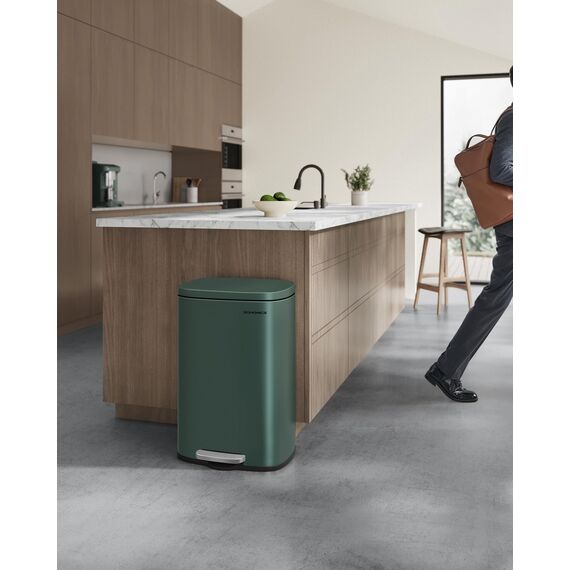 SONGMICS Mülleimer Küche, 50 Liter, Abfalleimer, Treteimer, mit Deckel, Softclose, Fußpedal, Stahl, Inneneimer, vintagegrün LTB050C02
