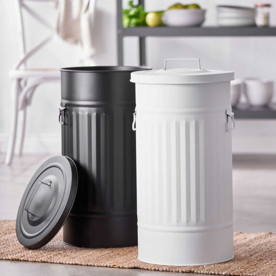 BUTLERS Retro Mülltonne Oskar 40l Mülleimer mit Deckel und Tragegriffen | Küche Abfalleimer ideal als Mülleimer für gelben Sack, Pfandbehälter, Futtertonne, Wäschetonne und Papierkorb