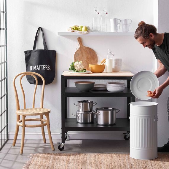 BUTLERS Retro Mülltonne Oskar 40l Mülleimer mit Deckel und Tragegriffen | Küche Abfalleimer ideal als Mülleimer für gelben Sack, Pfandbehälter, Futtertonne, Wäschetonne und Papierkorb