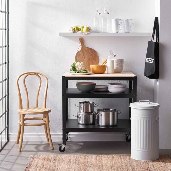 BUTLERS Retro Mülltonne Oskar 40l Mülleimer mit Deckel und Tragegriffen | Küche Abfalleimer ideal als Mülleimer für gelben Sack, Pfandbehälter, Futtertonne, Wäschetonne und Papierkorb