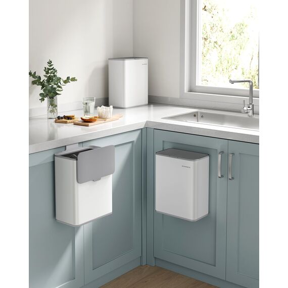 SONGMICS Mülleimer hängend, 8 L Komposteimer Küche, Stahl-Abfalleimer mit Deckel für Biomüll, mit Haken, an der Schranktür oder Wand, für Unterschrank Badezimmer, wolkenweiß LTB810W01