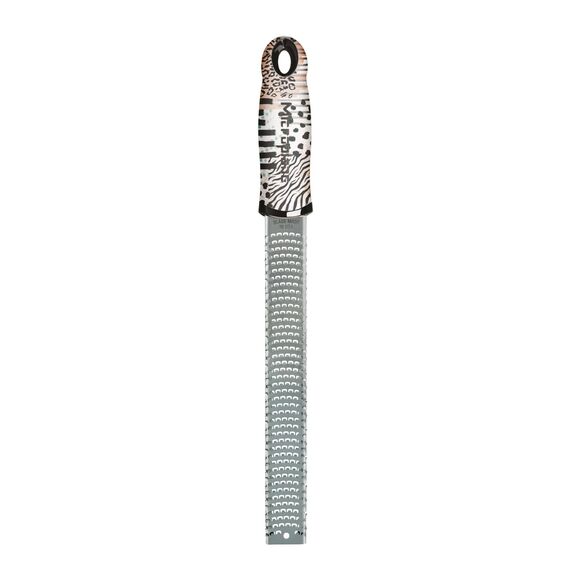 Microplane Zester Küchenreibe in Safari für Zitrusfrüchte, Parmesan, Ingwer, Schokolade & Muskatnuss mit feiner Edelstahlklinge - Made in USA