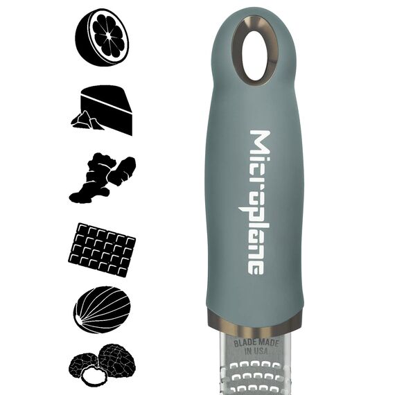 Microplane Zester Küchenreibe in Eukalyptus-Grün für Zitrusfrüchte, Parmesan, Ingwer, Schokolade & Muskatnuss mit feiner Edelstahlklinge - Made in USA