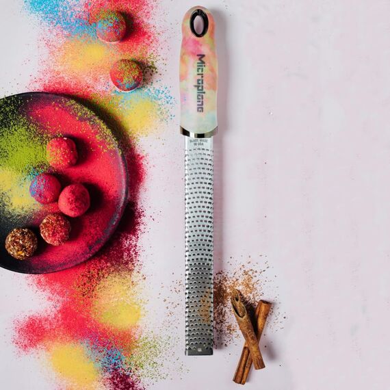 Microplane Zester Küchenreibe in Ombre für Zitrusfrüchte, Parmesan, Ingwer, Schokolade & Muskatnuss mit feiner Edelstahlklinge - Made in USA