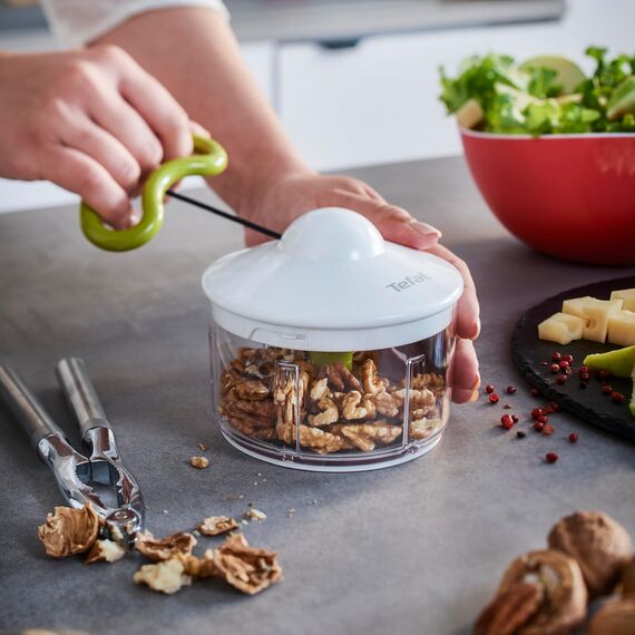 Tefal 5-Sekunden Zerkleinerer K13304, Ohne Strom, Fassungsvermögen: 500 ml, Multizerkleinerer für Gemüse, Obst, Zwiebeln, Nüsse, Knoblauch, Babynahrung, Weiß/Grün/Transparent