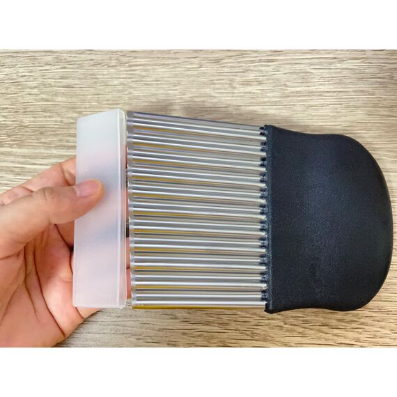 AIOUNIYA Wellenschneider Wellenmesser Riffelmesser aus Edelstahl Wellenschnittmesser für Gemüse,Pommes, Butter, und Obst (Schwarz)