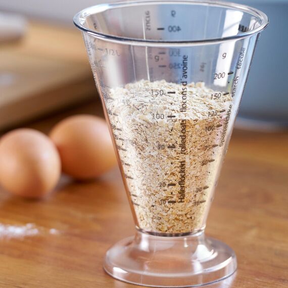 Westmark Messbecher, Mit Feinmesskegel, mehrsprachigen Messskalen und verschiedenen Maßeinheiten, Trichterform, Füllvolumen: 0,5 Liter, Kunststoff, Gerda, Transparent, 30762270