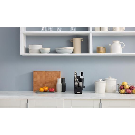 Ninja StaySharp 14-teiliges Edelstahl-Messerset mit Holzblock und integriertem Schärfer, Schwarz K62014EUUK, Holzkohle