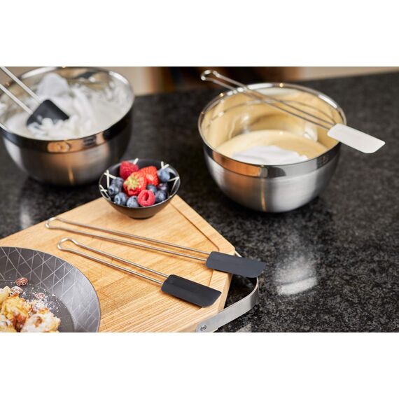 RÖSLE Teigschaber, Hochwertiger Teigspachtel als Back- und Kochhelfer, strapazierfähiges Silikon, schwarz, 20 cm, schmal, Edelstahl 18/10, -30°C bis +200°C, spülmaschinengeeignet, 20 x 2,6 x 0,6 cm