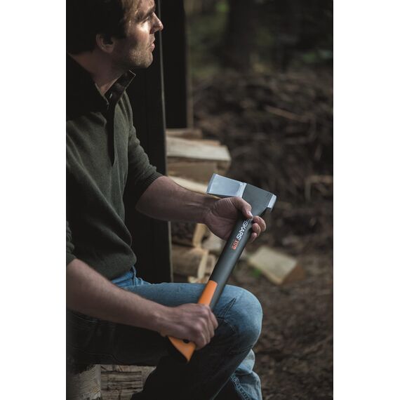 Fiskars Spaltaxt, Inklusive Klingen-/Transportschutz, Länge: 60 cm, Antihaftbeschichtet, Hochwertige Stahl-Klinge/Glasfaserverstärkter Kunststoff-Stiel, Schwarz/Orange, X17–M, 1,53 kg, 1015641