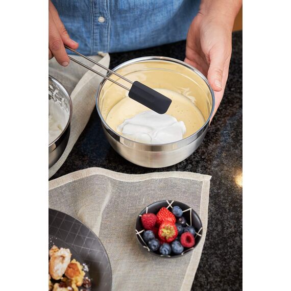 RÖSLE Teigschaber, Hochwertiger Teigspachtel als Back- und Kochhelfer, strapazierfähiges Silikon, schwarz, 20 cm, schmal, Edelstahl 18/10, -30°C bis +200°C, spülmaschinengeeignet, 20 x 2,6 x 0,6 cm