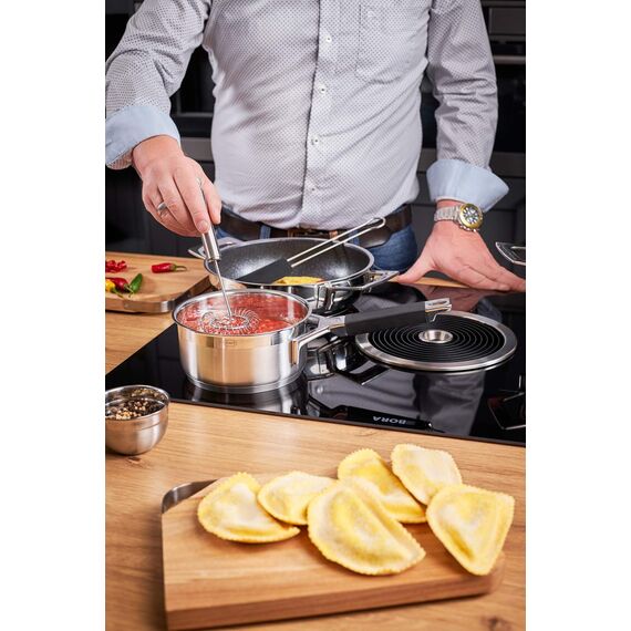 RÖSLE Teigschaber, Hochwertiger Teigspachtel als Back und Kochhelfer, strapazierfähiges Silikon,-30°C bis +200°C, schwarz, extra groß,Edelstahl 18/10, spülmaschinengeeignet,32 x 6,8 x 1,2 cm, 1er Pack