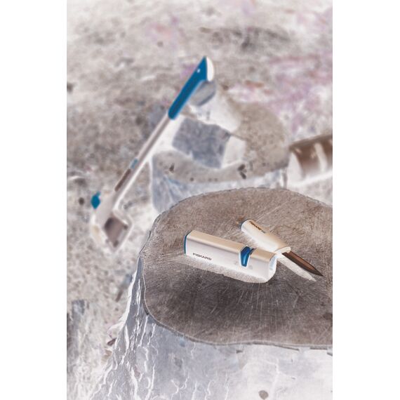 Fiskars Axt- und Messerschärfer, Keramik- Schleifkopf/Gehäuse aus glasfaserverstärktem Kunststoff, Schwarz/Orange, Xsharp, 1000601