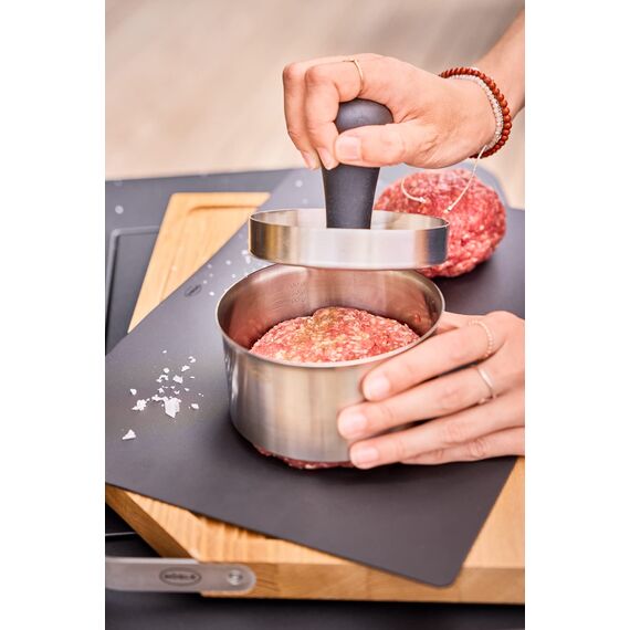 RÖSLE Burgerpresse PRO, Hochwertige Fleischpresse zum einfachen Formen von Burgerpatties, Edelstahl 18/10, 11 cm, Spülmaschinengeeignet, 12 x 12 x 9 cm