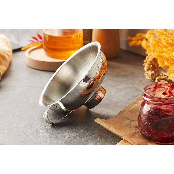 WMF Gourmet Marmeladentrichter 14 cm, Trichter große Öffnung 4 cm, Einfülltrichter Edelstahl, Cromargan Edelstahl, Einfüllhilfe für Gläser