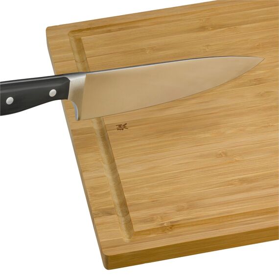 WMF Schneidebrett Bambus natur, 45 x 30 x 1,9 cm, Schneidebrett Holz, Bambus Brett, Holzbrett groß - Tranchierbrett mit Saftrille - Küchenbrett klingenschonend