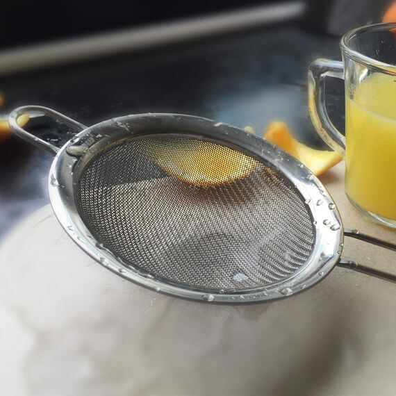 ipow Sieb küchensieb aus Edelstahl, Premium Feines feinsieb kochsieb mit bequemen rutschfesten verdickten schwarzen Silikon Griffen - Set 7/12 / 18cm